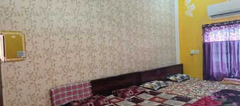 Maa janki paying guest house