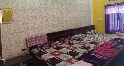 Maa janki paying guest house