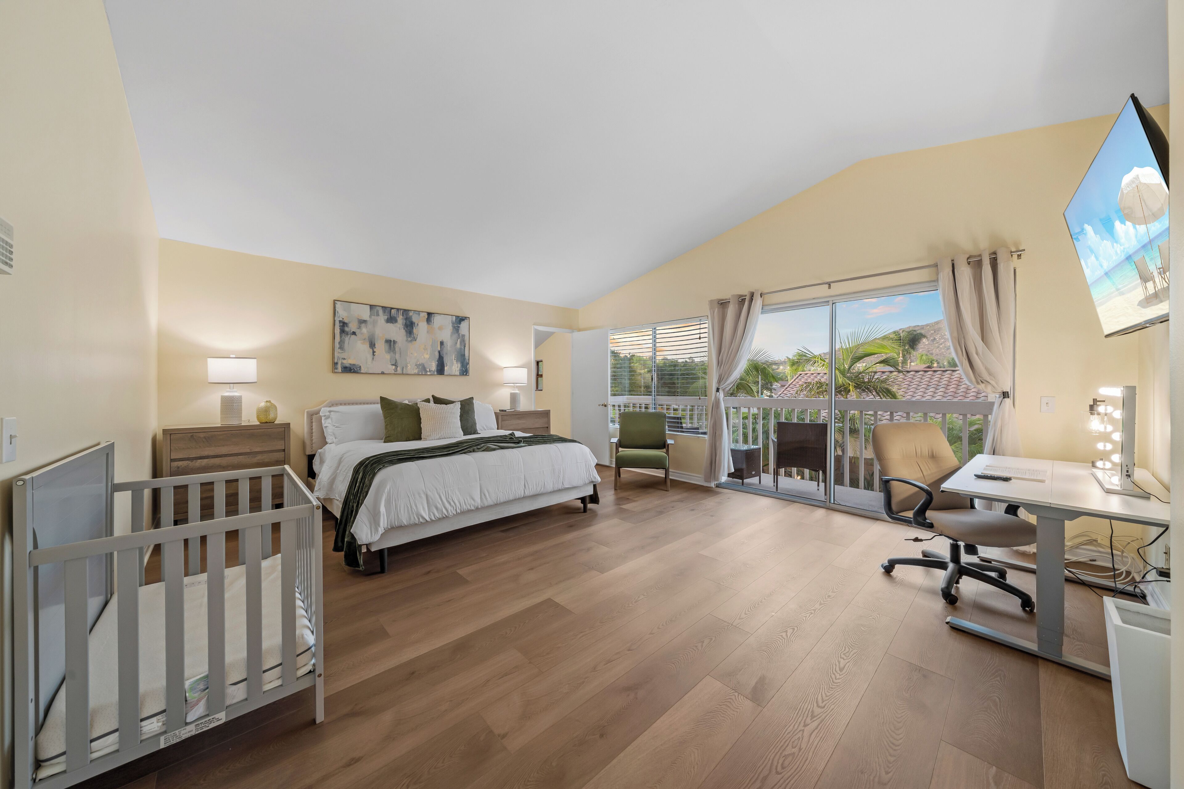 4 bedrooms, desk, iron/ironing board, free WiFi