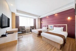 Comfort Twin Room | Meja, ruang kerja komputer riba, Wi-fi percuma 
