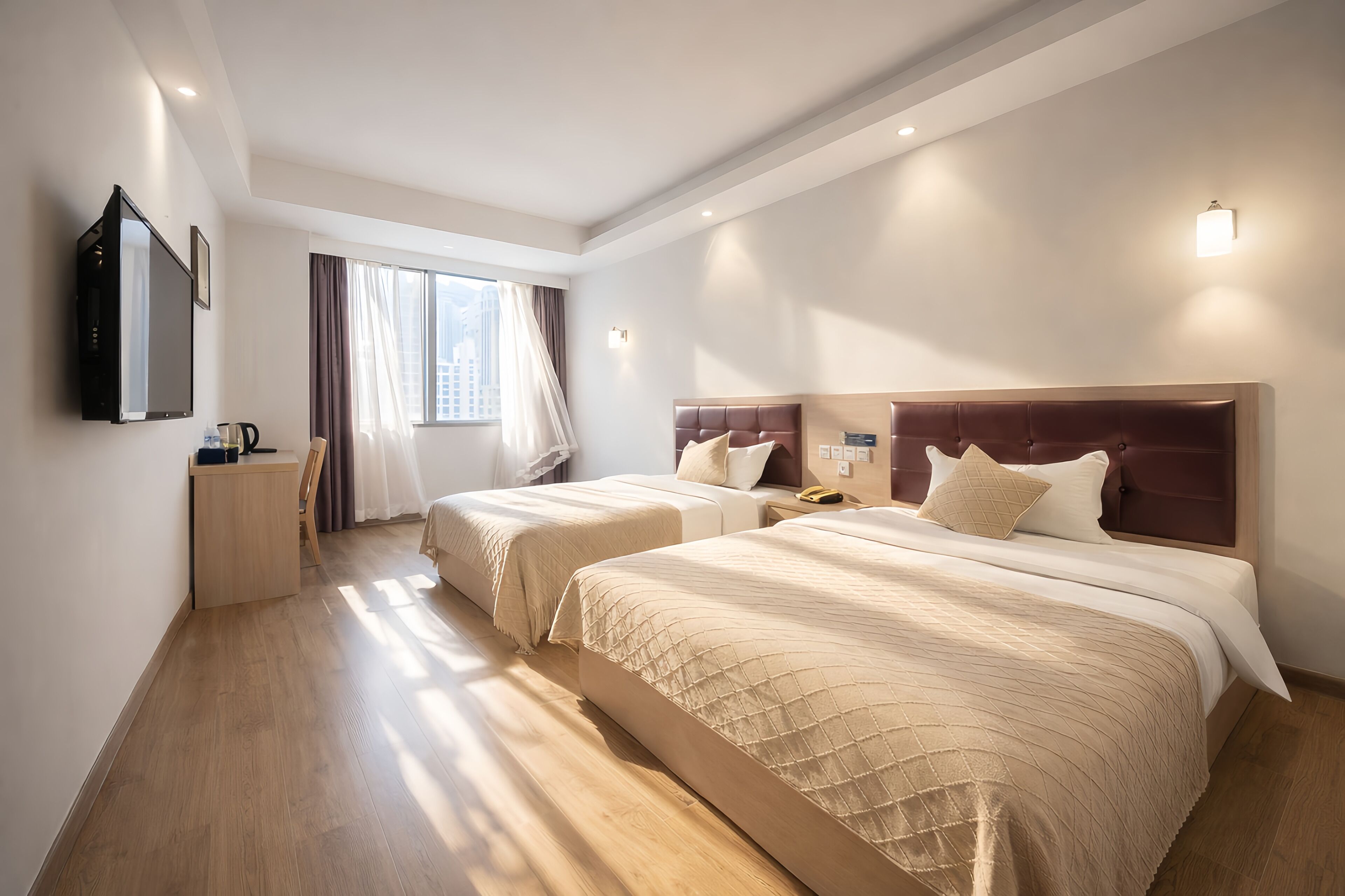 Tomannsrom – comfort | Skrivebord, skrivebord for bærbar PC og wi-fi (inkludert)