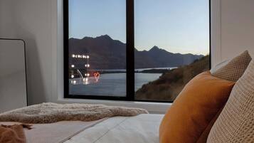 4 habitaciones, tabla de planchar con plancha, wifi y ropa de cama