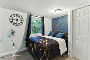 1 bedroom, free WiFi, bed sheets