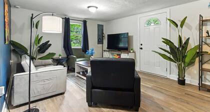 Cozy Mountain Bungalow | 10 Min Drive to Historic Harpers Ferry and Appalachian Trail | Nature, History & Adventure