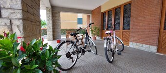 The Cyclist. Pedal your way to your ideal stay!