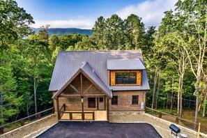 Exterior - Games + Hot Tub + Fire Pit + 28 min to Dollywood (Sevier County)