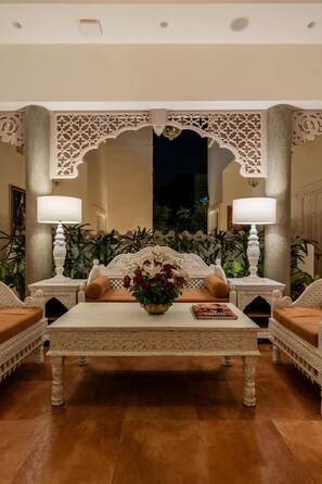 Living area - juSTa Luxe Kashi Parampara, Varanasi (Varanasi)