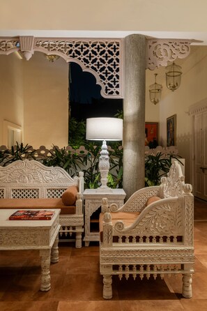 Living area - juSTa Luxe Kashi Parampara, Varanasi (Varanasi)