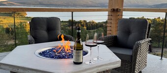 NEW LISTING! Elegant, Dramatic Mountain/Lake Views! 20 Mins to Yellowstone NP!