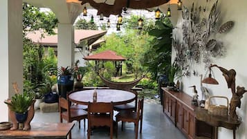 Exclusive House, Garden View | Terrace/patio