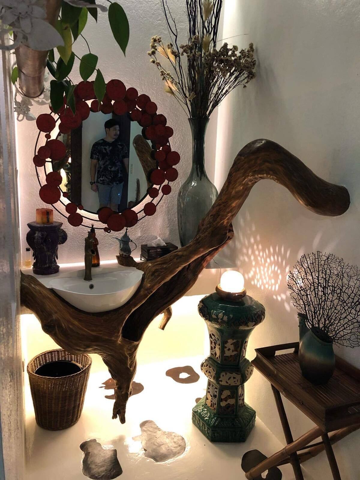 Exclusive House, Garden View | Bathroom | Shower, towels, soap, shampoo