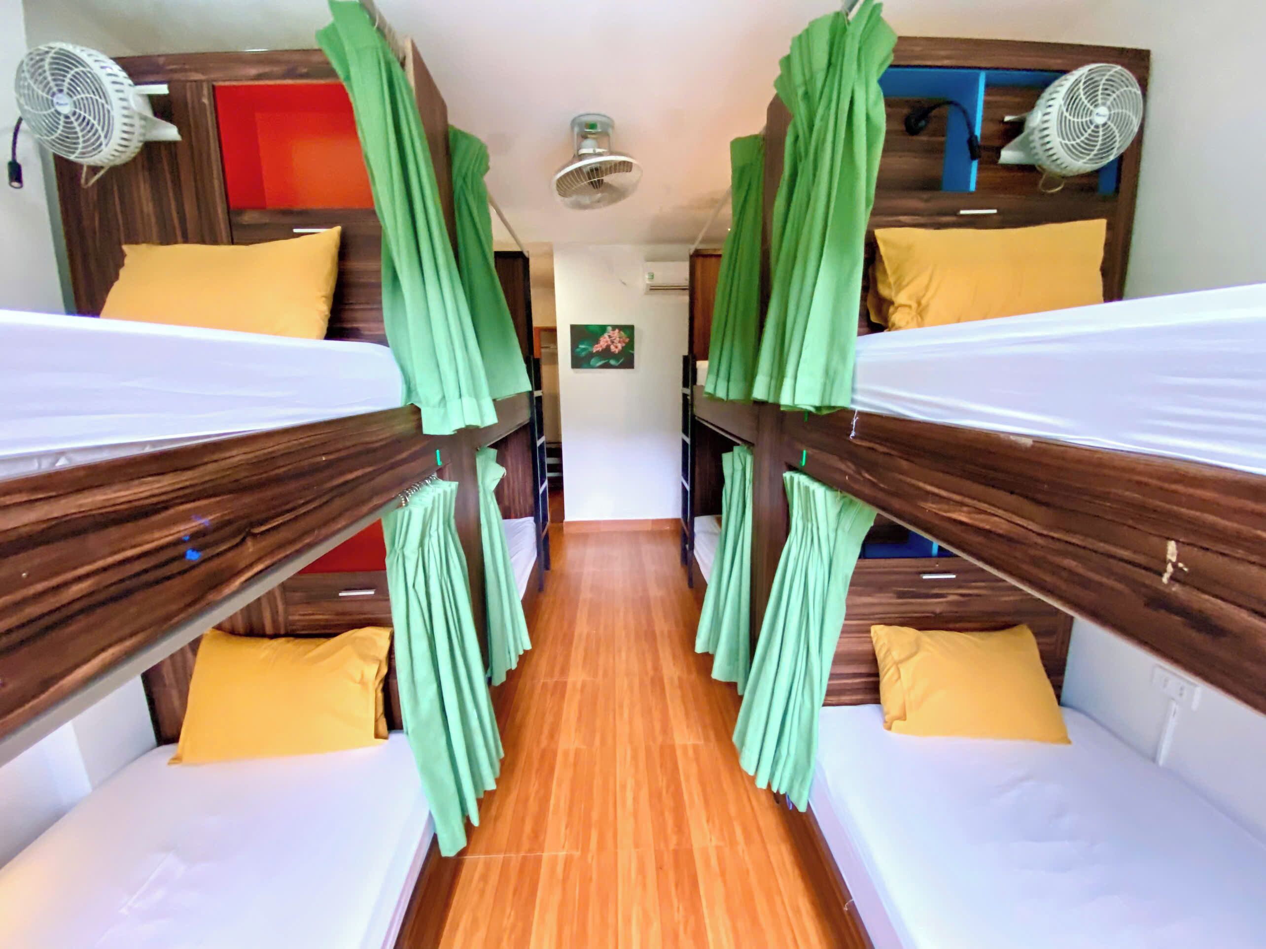 Hypo-allergenic bedding, memory-foam beds, minibar, in-room safe