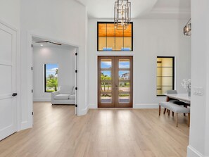 Casa, varias camas (Pet friendly home with pool, hot tub ) | Interior