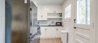 Studio Near 7th Street & Dickies Arena