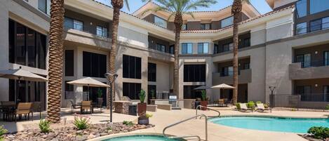 Piscine extérieure, piscine chauffée