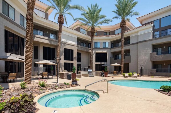 Outdoor pool, a heated pool