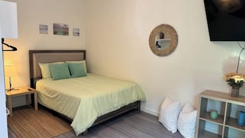 1 bedroom, desk, iron/ironing board, free WiFi