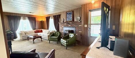 Una Smart TV, libros