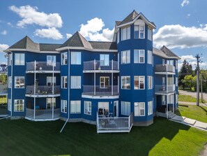 Exterior - Lakefront Lookout  1BR Condo on Lakeshore Drive! (Sylvan Lake)
