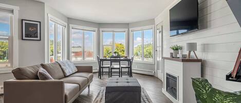 TV, fireplace, offices