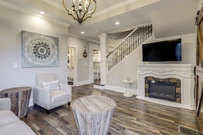 TV, fireplace - Modern Comfort Near Columbus: Home w/ Yard & Porch (London)