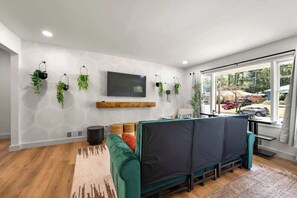 テレビ、書斎 / ワークスペース