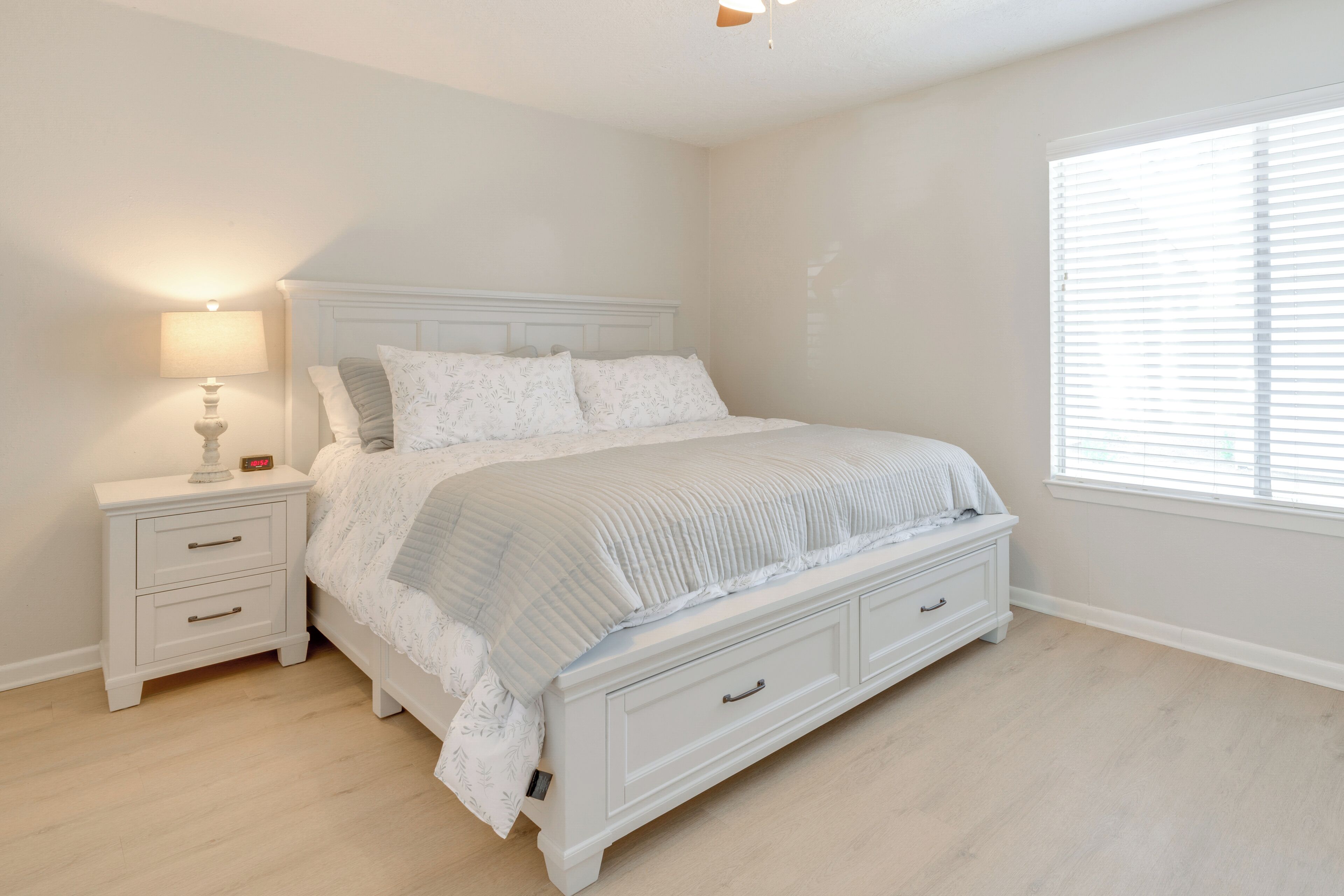2 bedrooms, iron/ironing board, Internet, bed sheets