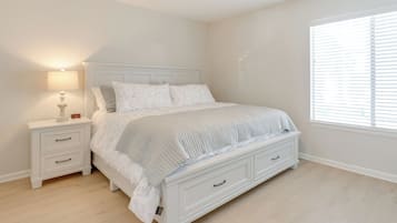 2 bedrooms, iron/ironing board, Internet, bed sheets