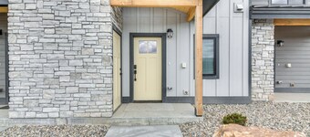 Granby Ranch Escape: Shuttle to the Slopes!
