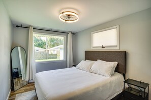 2 bedrooms, desk, iron/ironing board, travel crib - Large Backyard, Walk to Hospital: Sheboygan Abode! (Sheboygan)