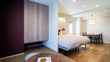 Executive Family Studio Apartment | Iron/ironing board, free WiFi