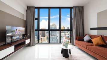 Family Condo, 1 Bedroom, Kitchen, City View | Living area