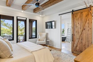 4 bedrooms, desk, iron/ironing board, travel cot