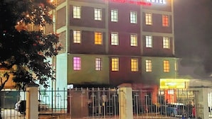 A multi-story building with the sign "MACHAKOS INN HOTEL" at the top. - Machakos inn hotel  (Machakos)