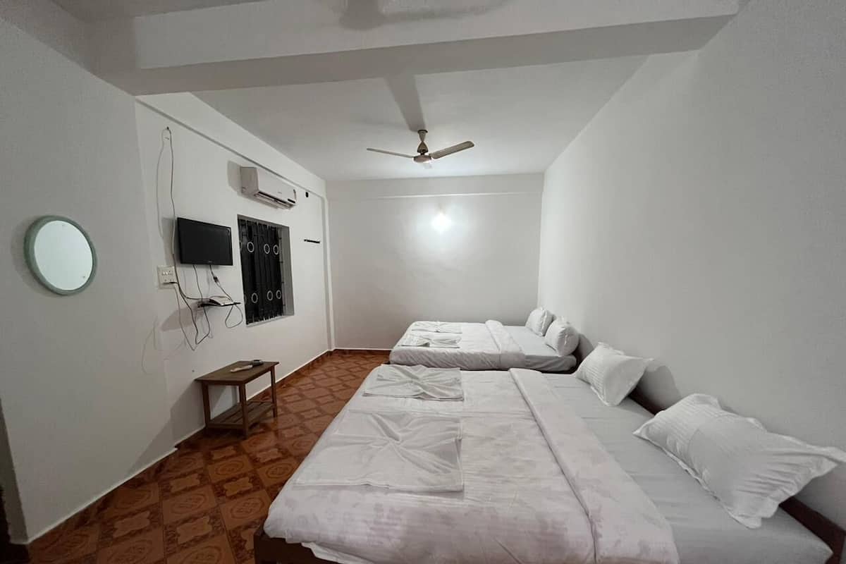 Family Room | Free WiFi