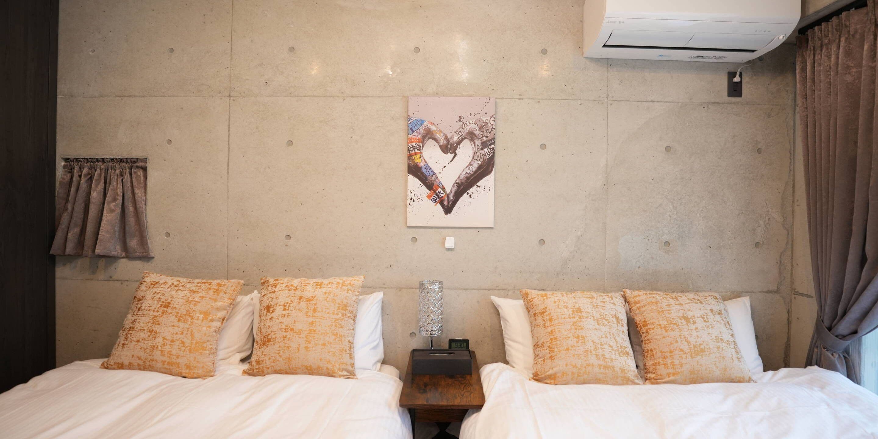 Free WiFi, bed sheets