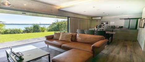Deluxe Villa, 2 Bedrooms, Non Smoking, Kitchen | Living area