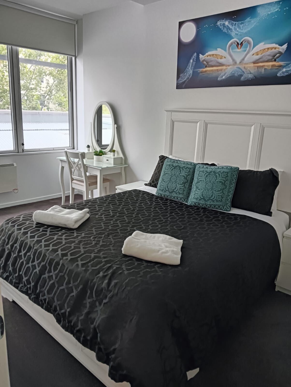 3 bedrooms, desk, iron/ironing board, free WiFi