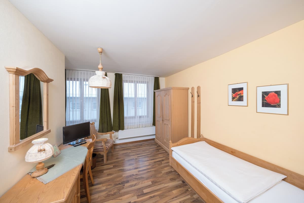 Single Room | Free WiFi, wheelchair access