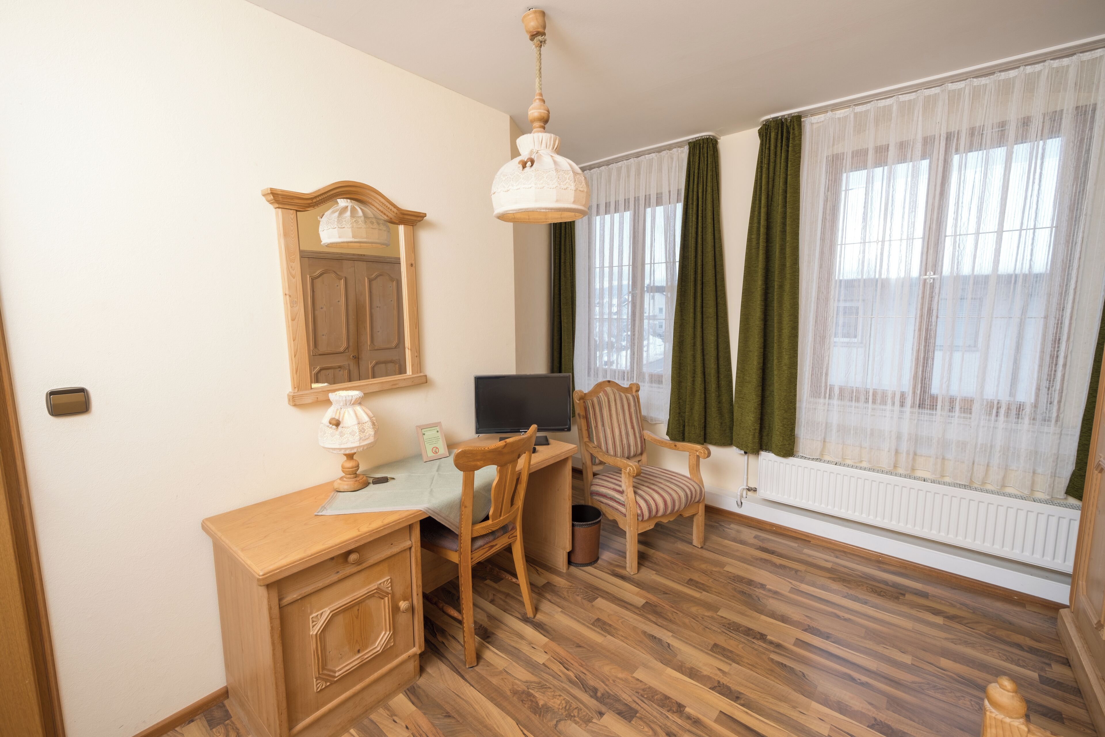 Habitació individual | Wifi gratuïta i habitacions accessibles amb cadira de rodes 