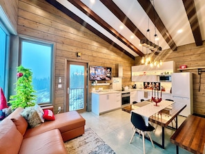 Interior - Sunset Lodge - Modern Mountain Luxury - Epic Views - Sleeps 6 (Comox Valley C (Puntledge-B*)