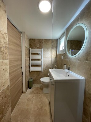 Hair dryer, towels, soap, shampoo