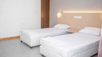 Deluxe Double or Twin Room | Bathroom