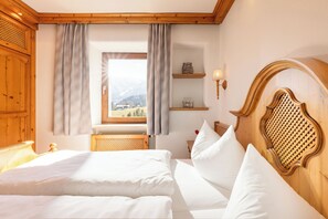 1 bedroom, iron/ironing board, internet, bed sheets - Unternberg 45 b. 50 sqm, balcony, kitchen, 1 bedroom, living room, max 4 pers, WLAN (Ruhpolding)