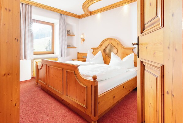 1 bedroom, iron/ironing board, internet, bed sheets - Unternberg 45 b. 50 sqm, balcony, kitchen, 1 bedroom, living room, max 4 pers, WLAN (Ruhpolding)