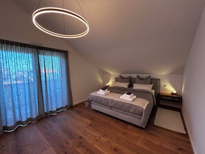 1 bedroom, bed sheets