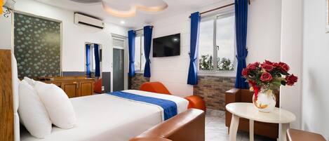 1 bedroom, desk, free WiFi, bed sheets