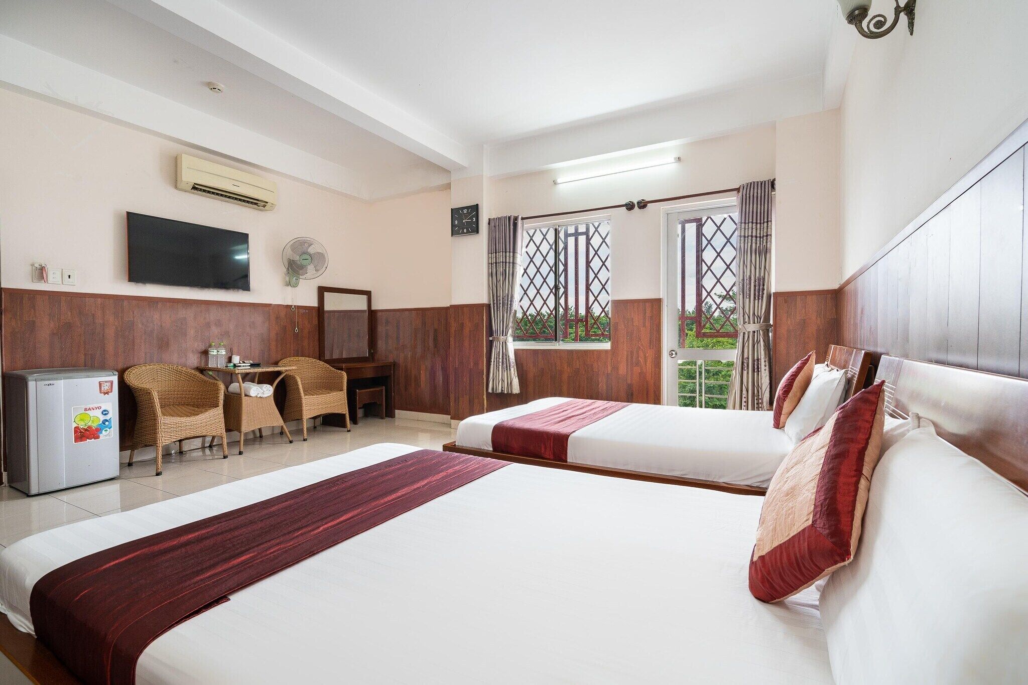 1 bedroom, desk, free WiFi, bed sheets