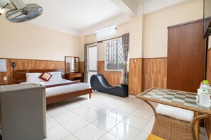 1 bedroom, desk, free WiFi, bed sheets