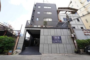 Exterior - Cozy Standard Single in Huai Kwang (Bangkok)
